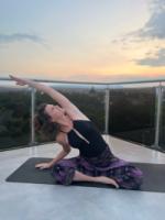 Kovács Nikolet- Hatha, flow jógaoktató, okleveles egészségfejlesztő szakember
